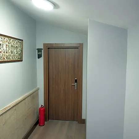 Ξενοδοχείο Isle 4*