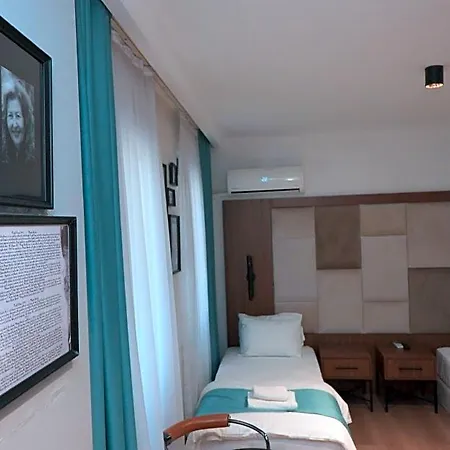 Isle Ξενοδοχείο 4*